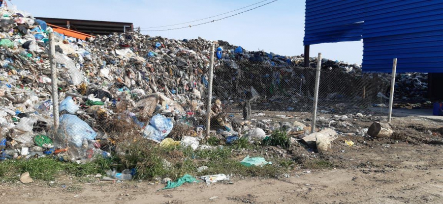 «Постапокалиптический Саратов». Прокуратура обнаружила заваленные отходами мусорные станции