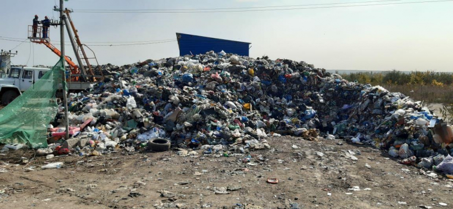 «Постапокалиптический Саратов». Прокуратура обнаружила заваленные отходами мусорные станции