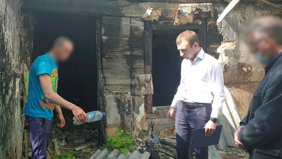 Хулиган в Степном поджег дом с человеком. Вынесен приговор