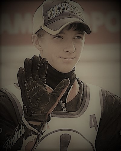 Бывший балаковский спидвейщик обнаружен мертвым в машине на пути в Москву