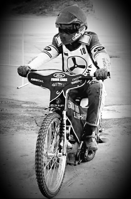 Бывший балаковский спидвейщик обнаружен мертвым в машине на пути в Москву