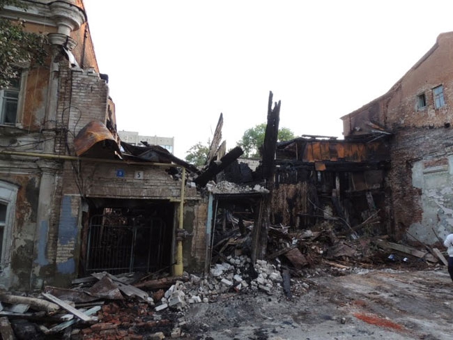 У погорельцев с Яблочкова отрезали «незаконную» горячую воду