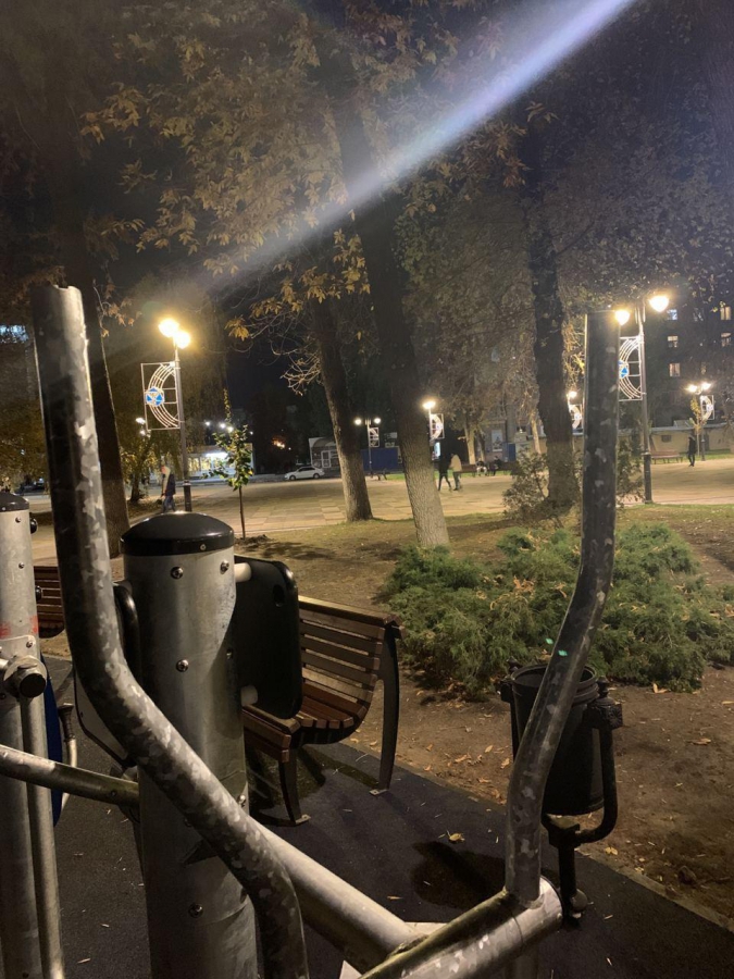 На площади Кирова сломали новые тренажеры