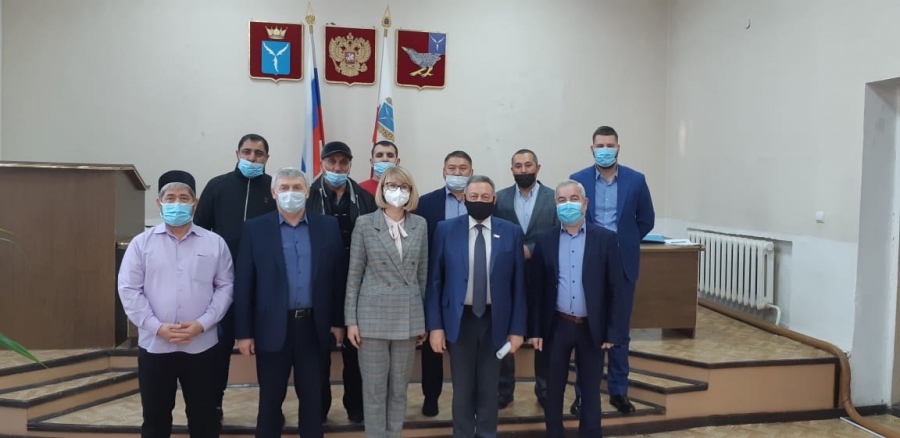 В Дергачах несколько часов обсуждали массовую драку между казахами и курдами