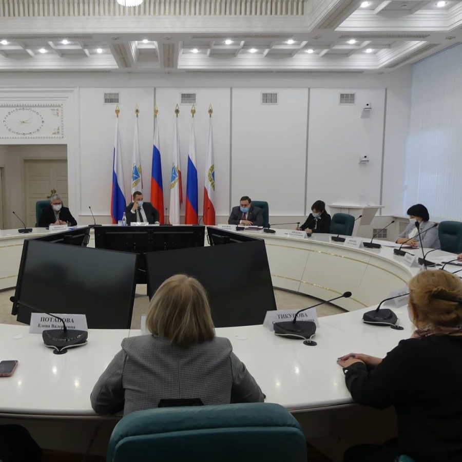 В саратовских аптеках вывесят списки аналогов самых необходимых противовирусных средств