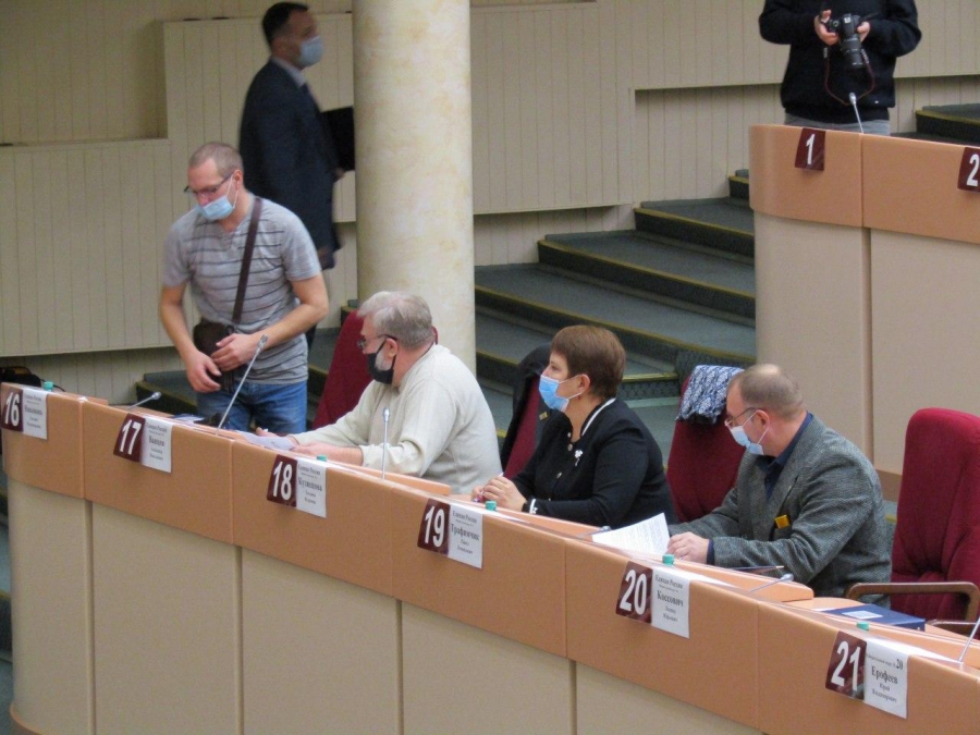 Городская дума приняла изменения в бюджет областного центра на ближайшие 2 года