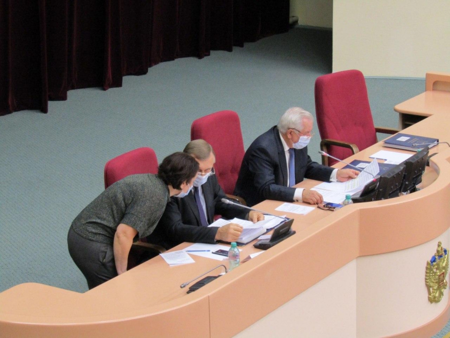 Городская дума приняла изменения в бюджет областного центра на ближайшие 2 года