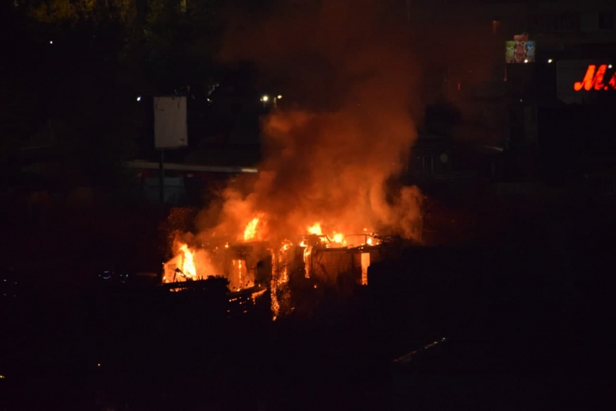 В Глебучевом овраге горит дом