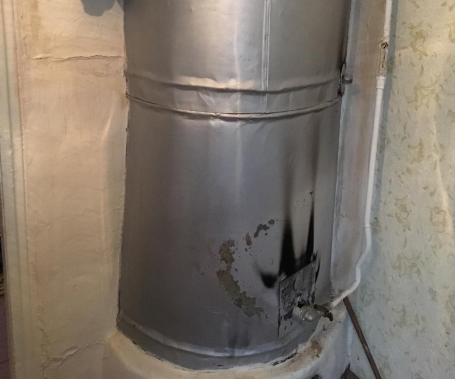 В Степном двое сожителей переночевали в пустующем доме и погибли