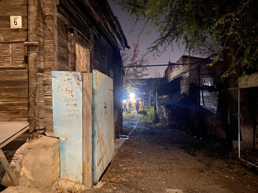 В Саратове следователи проверяют обстоятельства смерти одинокой пожилой женщины на пожаре