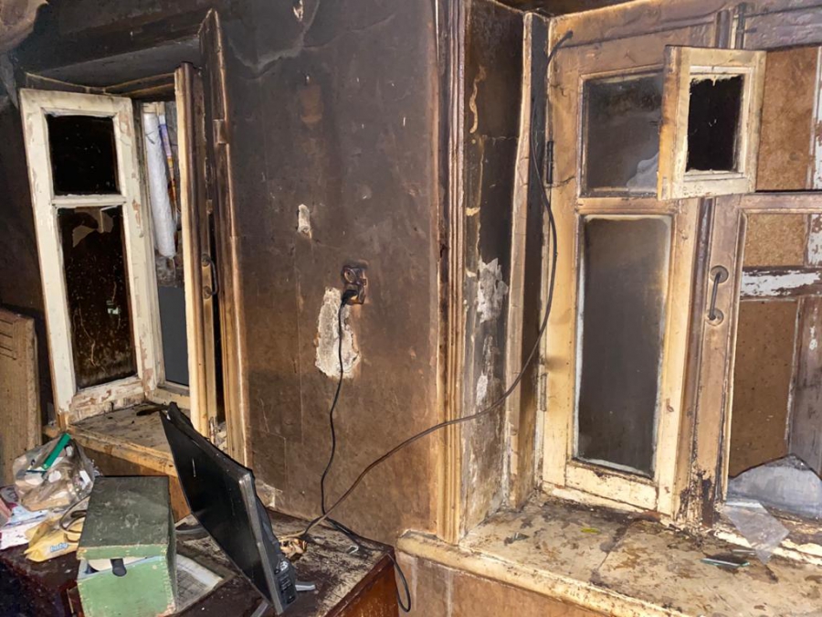 В Саратове следователи проверяют обстоятельства смерти одинокой пожилой женщины на пожаре