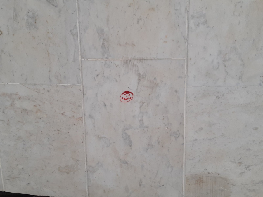 Вандалы исписали памятник Героям фронта и тыла в Заводском районе