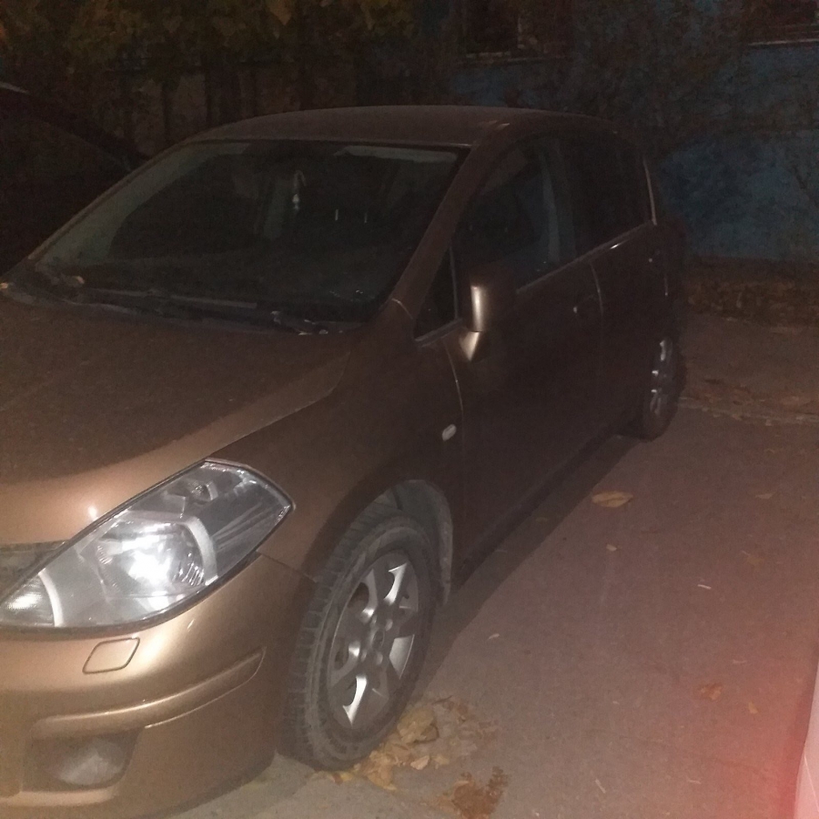 Приставы арестовали у саратовца «Ниссан» за долг по транспортному налогу