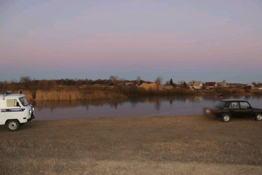 Под Саратовом дети нашли вмерзший в лед труп мужчины