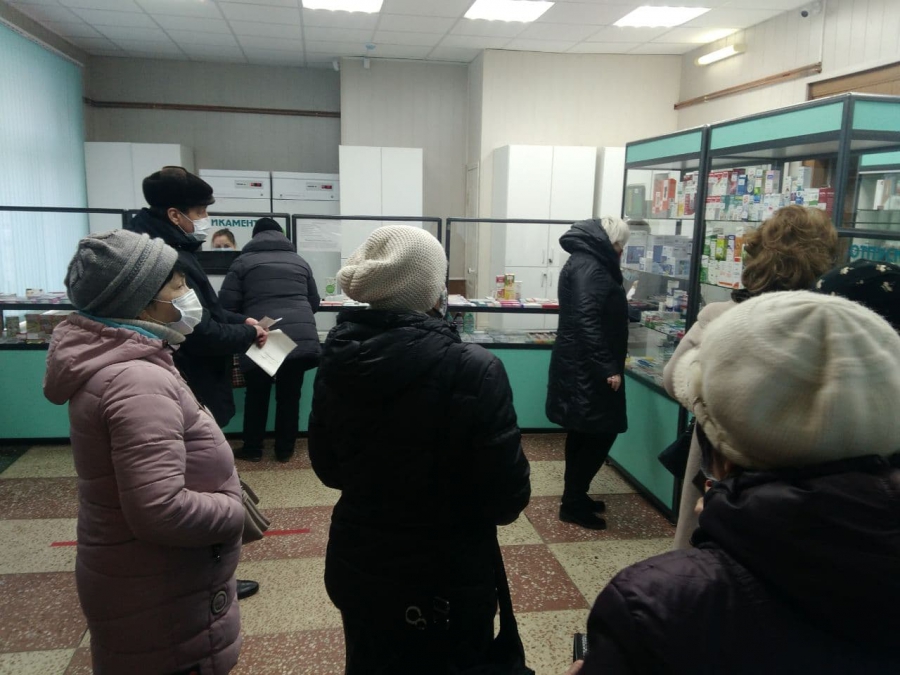 В Саратове в государственной аптеке наблюдаются очереди и дефицит лекарств
