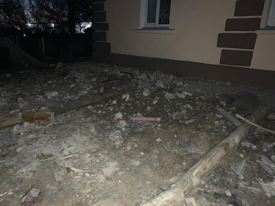 В Балашове рабочий сломал руку и ногу при падении с крыши