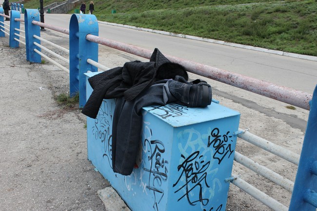 Полиция: Погибшая прыгнула с причала с сумкой и в сапогах