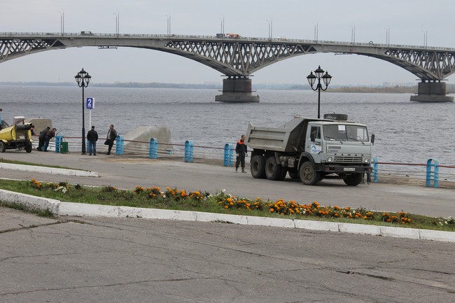 Полиция: Погибшая прыгнула с причала с сумкой и в сапогах