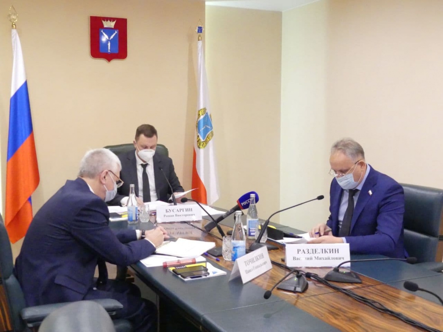 Роман Бусаргин: Ответственность за двойные выплаты медикам ляжет на главврачей