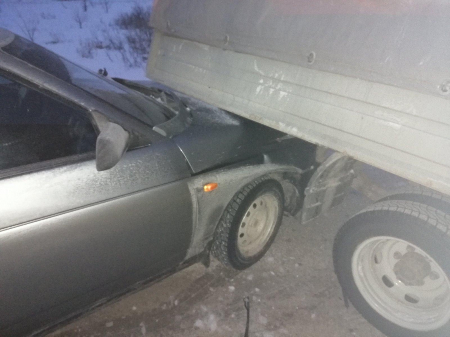 Под Пугачевом пассажирка грузовика пострадала в массовой аварии