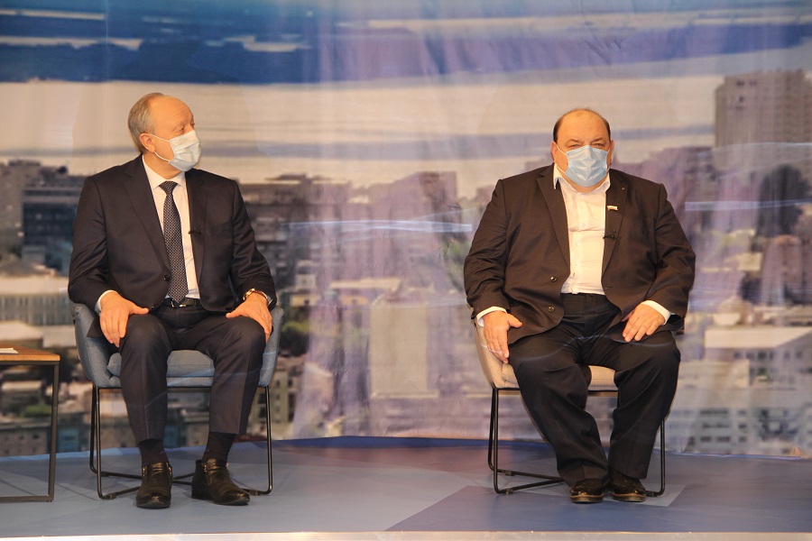 Губернатор Радаев отметил журналиста «Четвертой Власти» благодарственным письмом