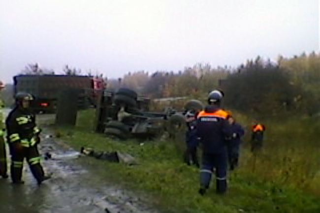 Под Саратовом столкнулись автобус и грузовик. Двое погибли