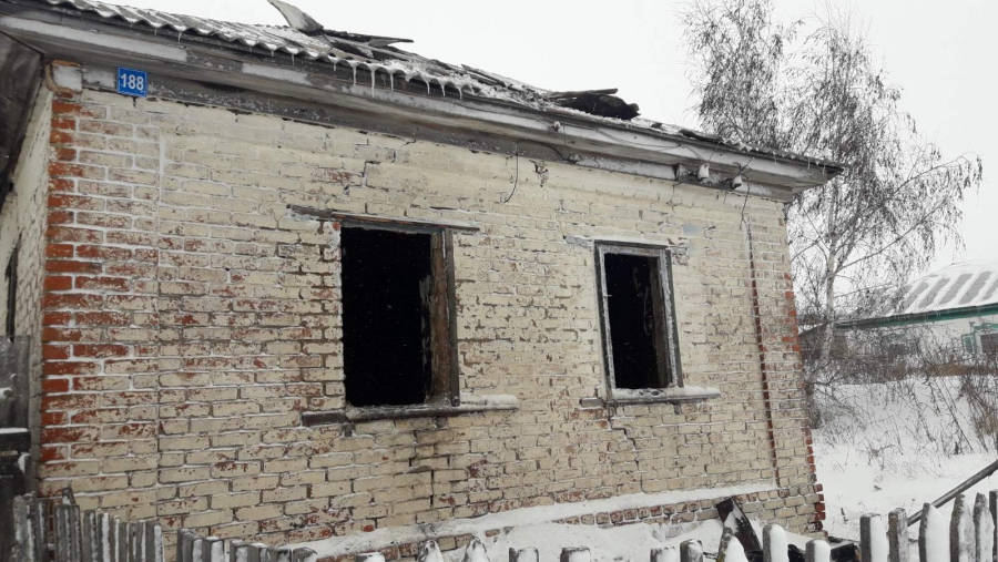 Житель Бобылевки не успел выбраться из дома и сгорел возле двери