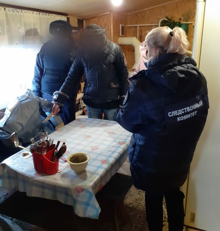 Жительница Ивантеевского района зарезала мужчину за сквернословие