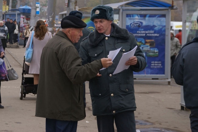 Полицейские Саратова раздали 1500 листовок о мошенничествах