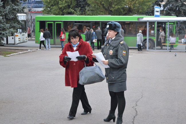 Полицейские Саратова раздали 1500 листовок о мошенничествах