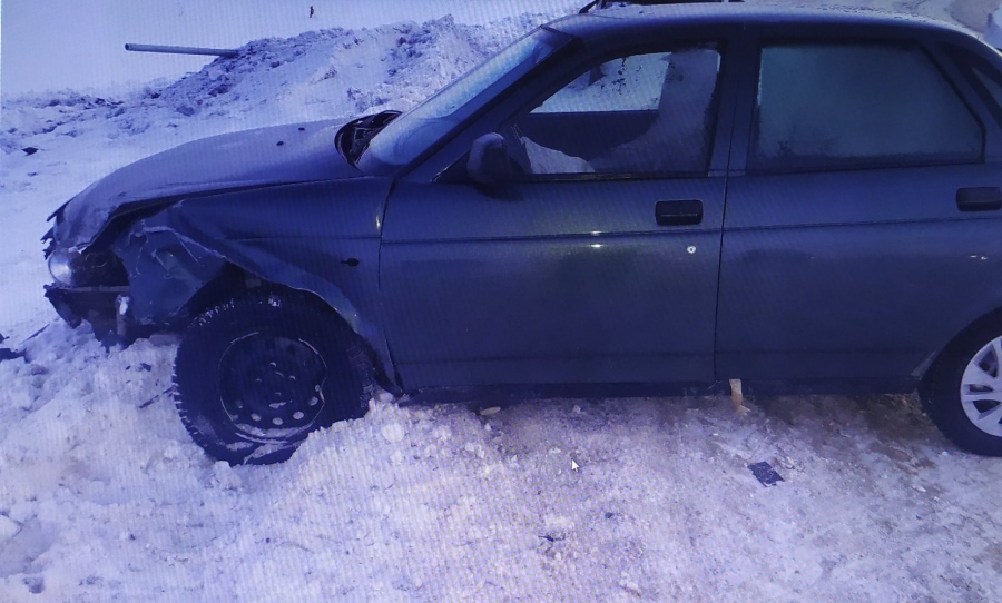 «Приора» протаранила «Ларгус» на встречной полосе. Пострадал ребенок