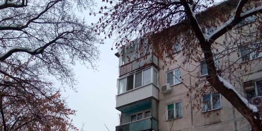 К гибели мальчика на Азина привела наледь на балконе