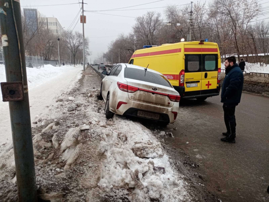 Пенсионер переходил дорогу и угодил под колеса иномарки