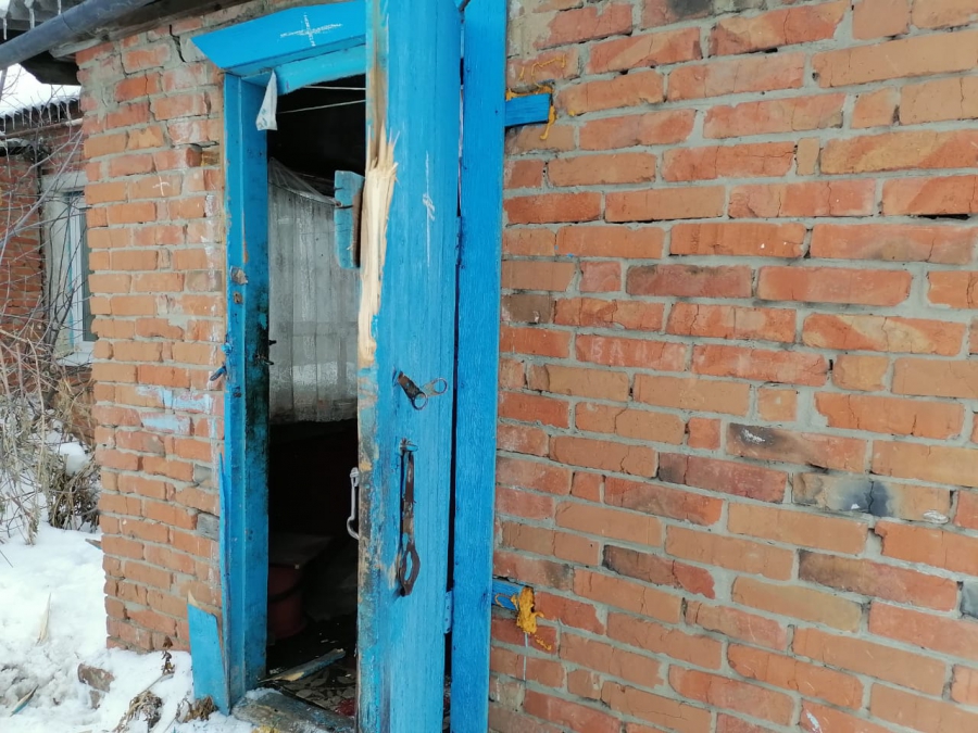 Под Балаковом в частном доме нашли мертвую старушку с кровоподтеками