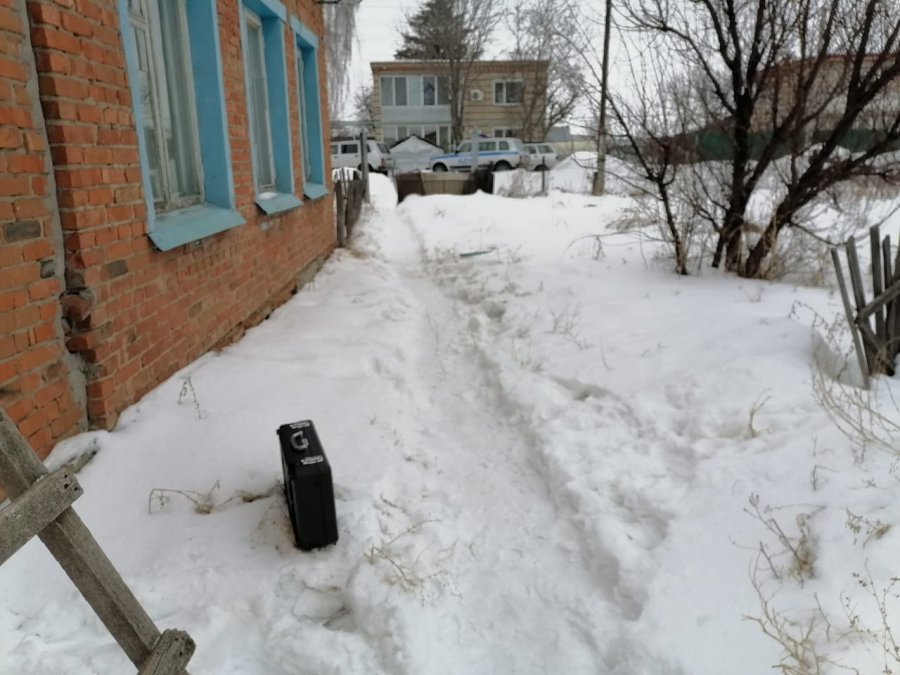 Под Балаковом в частном доме нашли мертвую старушку с кровоподтеками