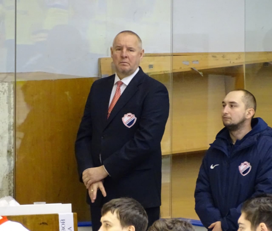 «Кристалл» довел победную серию до пяти матчей