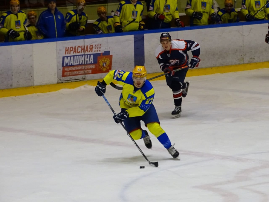 «Кристалл» довел победную серию до пяти матчей