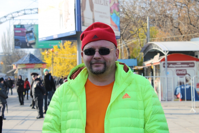 По проспекту Кирова прошла колонна не испугавшихся граждан