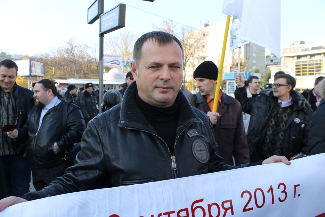 По проспекту Кирова прошла колонна не испугавшихся граждан