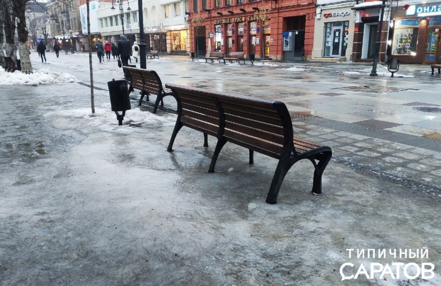 В Саратове из-за гололеда и сосулек госпитализированы еще 10 человек