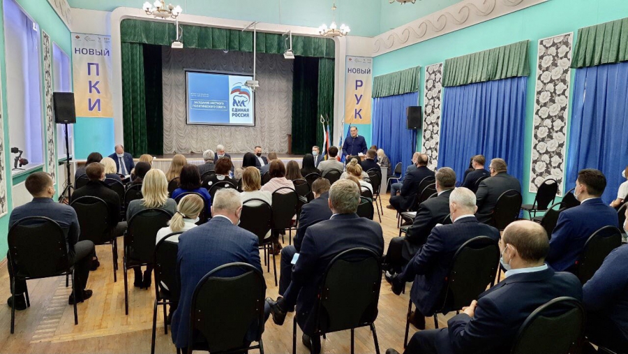 Плеханов: Жители Энгельса определят перечень дорог и тротуаров для ремонта в 2021 году