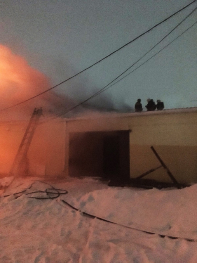 В Ленинском районе загорелся склад со спортивным оборудованием