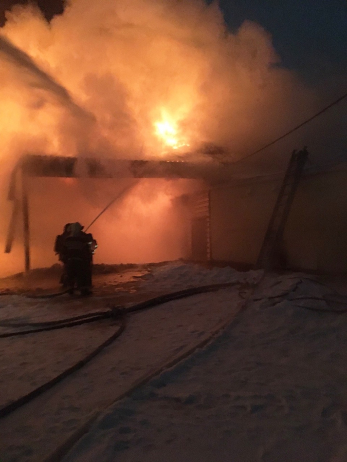 В Ленинском районе загорелся склад со спортивным оборудованием