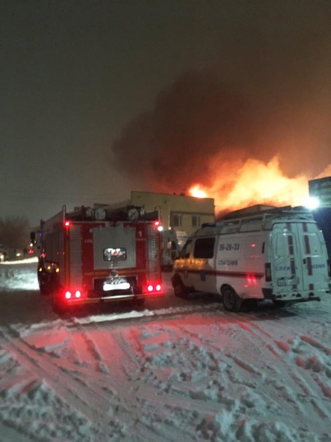 В Ленинском районе загорелся склад со спортивным оборудованием