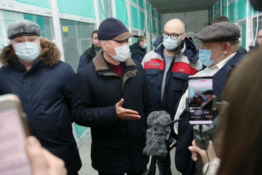 Володин потребовал сдать инфекционную больницу к 1 июля и обеспечить врачей жильем