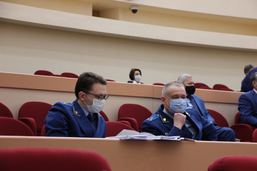 Депутаты освобождают 110 предприятий Саратовской области от уплаты налога на имущество