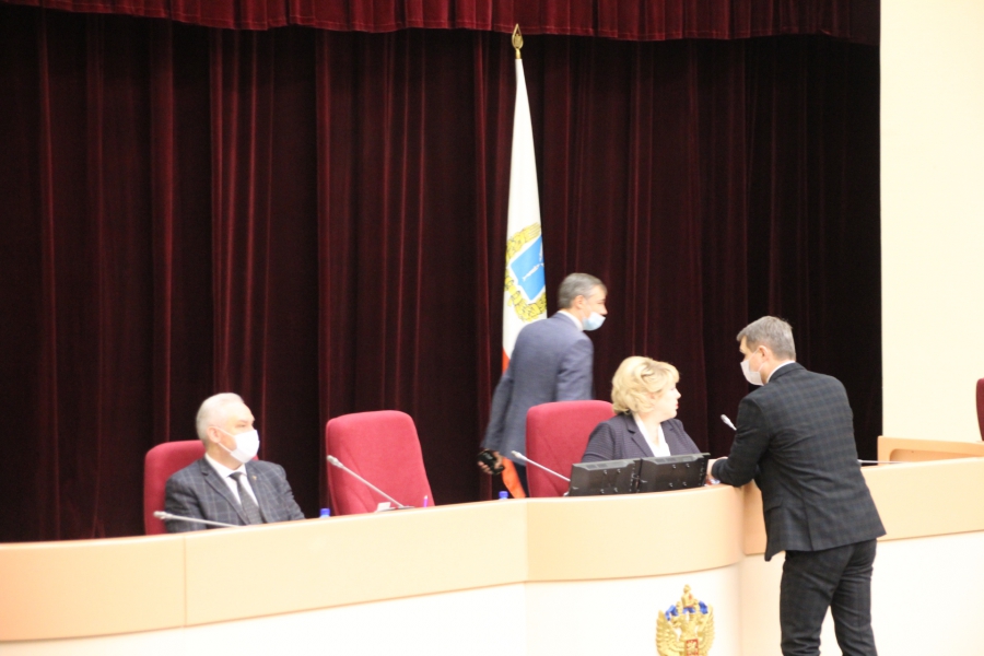 Депутаты освобождают 110 предприятий Саратовской области от уплаты налога на имущество