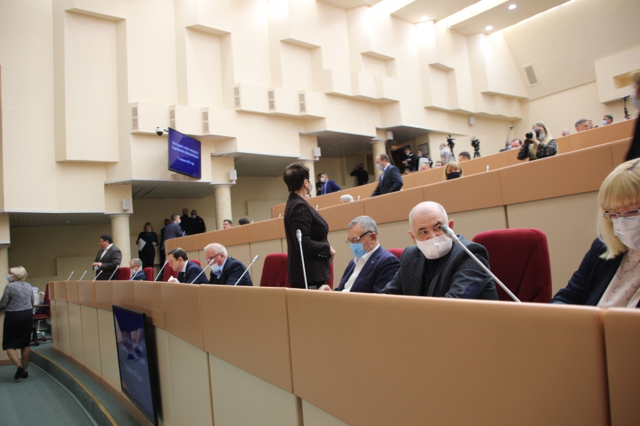 Депутаты освобождают 110 предприятий Саратовской области от уплаты налога на имущество