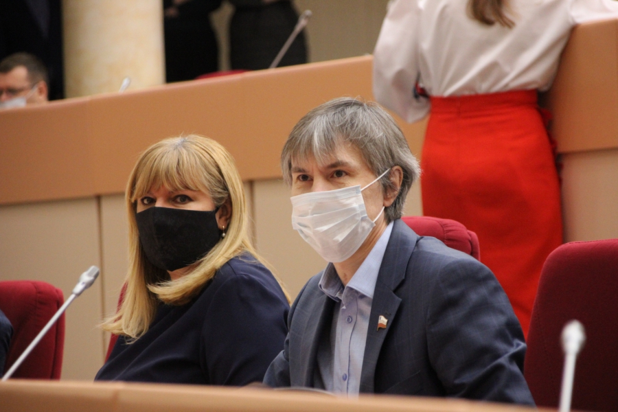 Депутаты освобождают 110 предприятий Саратовской области от уплаты налога на имущество