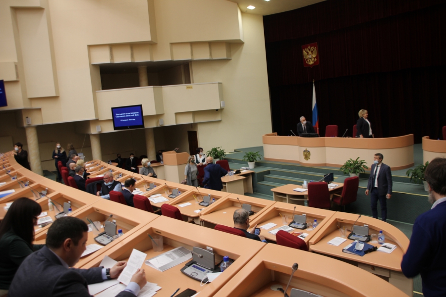 Депутаты освобождают 110 предприятий Саратовской области от уплаты налога на имущество